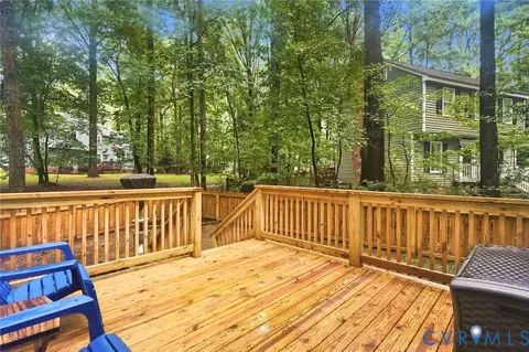 Exterior - 5800 Mill Spring Ln, Midlothian, VA 23112 photo 4 of 7