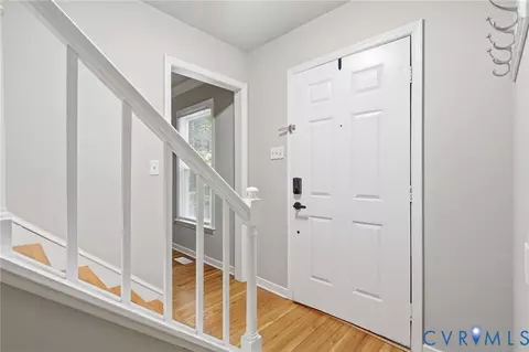 Entry Way - 5800 Mill Spring Ln, Midlothian, VA 23112 photo 3 of 5