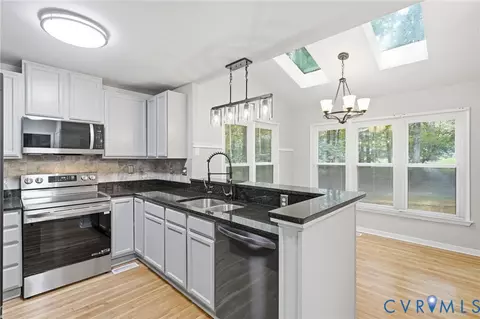Kitchen - 5800 Mill Spring Ln, Midlothian, VA 23112 photo 2 of 3