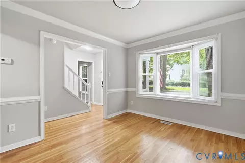 Living - 5800 Mill Spring Ln, Midlothian, VA 23112 photo 5 of 5