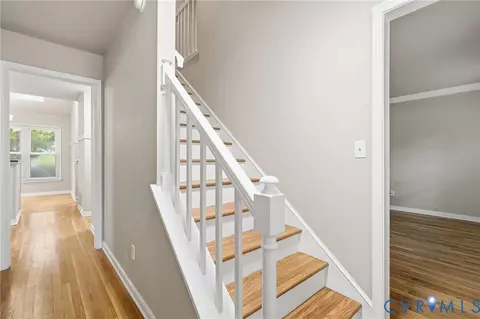 Entry Way - 5800 Mill Spring Ln, Midlothian, VA 23112 photo 4 of 5