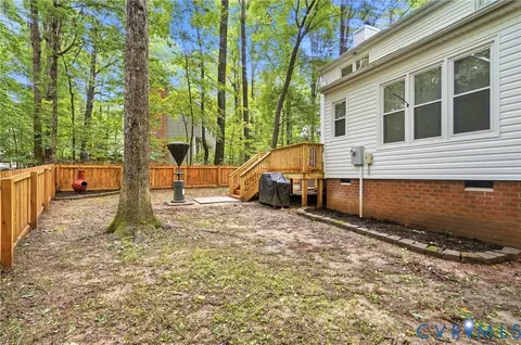 Exterior - 5800 Mill Spring Ln, Midlothian, VA 23112 photo 7 of 7
