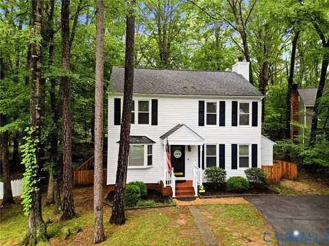 Exterior - 5800 Mill Spring Ln, Midlothian, VA 23112 photo 3 of 7