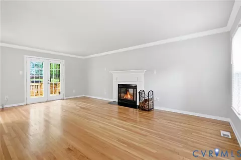 Living - 5800 Mill Spring Ln, Midlothian, VA 23112 photo 1 of 5