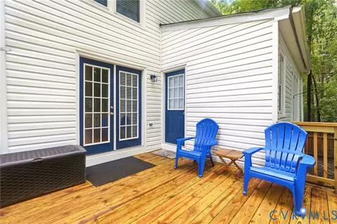 Exterior - 5800 Mill Spring Ln, Midlothian, VA 23112 photo 5 of 7