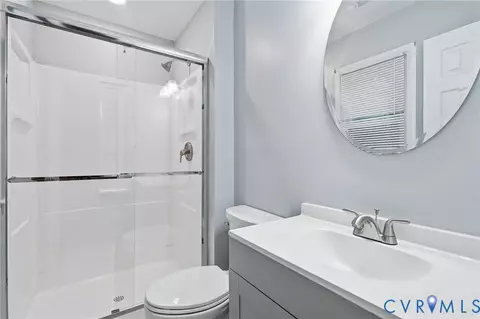 Bath - 5800 Mill Spring Ln, Midlothian, VA 23112 photo 5 of 6