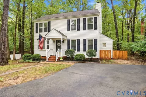 Exterior - 5800 Mill Spring Ln, Midlothian, VA 23112 photo 2 of 7