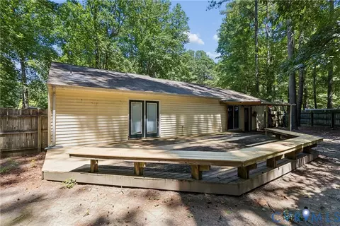 Exterior - 4406 Mallard Dr, Gloucester, VA 23061 photo 5 of 6