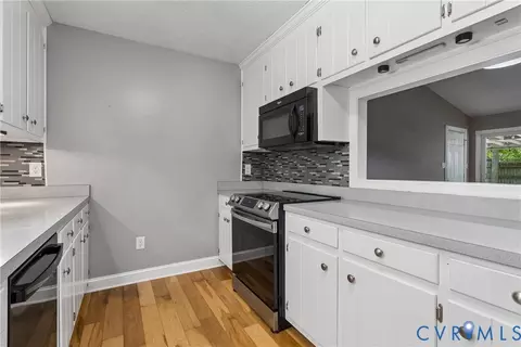 Kitchen - 4406 Mallard Dr, Gloucester, VA 23061 photo 2 of 4