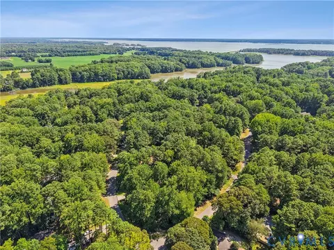 View/Area - 4406 Mallard Dr, Gloucester, VA 23061 photo 3 of 4