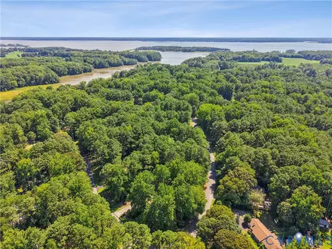 View/Area - 4406 Mallard Dr, Gloucester, VA 23061 photo 2 of 4