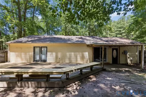 Exterior - 4406 Mallard Dr, Gloucester, VA 23061 photo 4 of 6
