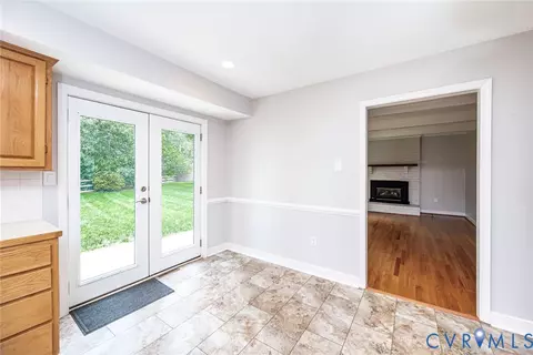 Entry Way - 349 Wallingham Dr, Midlothian, VA 23114 photo 3 of 3