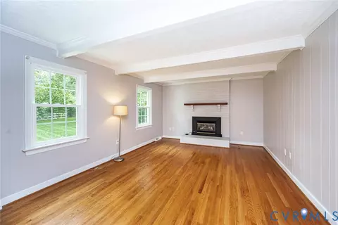 Living - 349 Wallingham Dr, Midlothian, VA 23114 photo 4 of 6