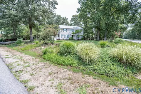 Exterior - 349 Wallingham Dr, Midlothian, VA 23114 photo 3 of 10