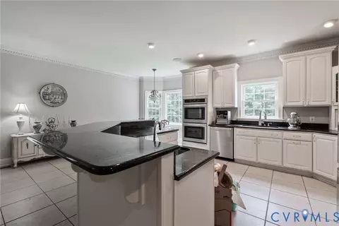 Kitchen - 3002 Willow Trace Ln, Sandy Hook, VA 23153 photo 2 of 5