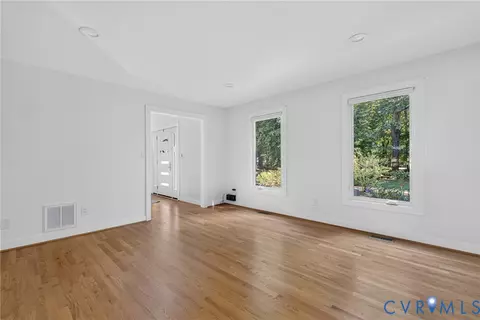 Living - 130 Colony Trl, Lanexa, VA 23089 photo 2 of 2