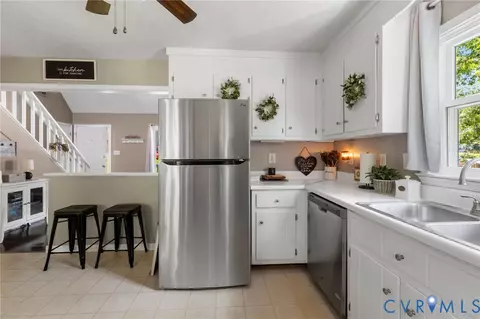 Kitchen - 7306 Native Dancer Dr, Midlothian, VA 23112 photo 1 of 3