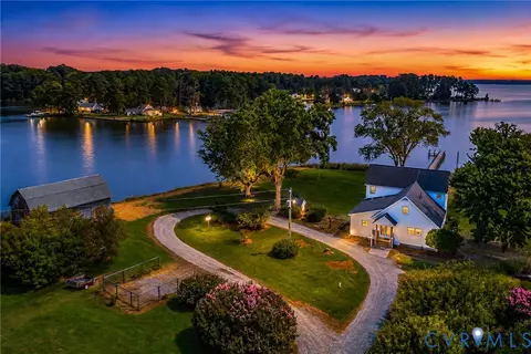157 Hazzard Ln, Lancaster, VA 22503