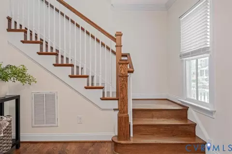 Entry Way - 2006 Barton Ave, Richmond, VA 23222 photo 1 of 2