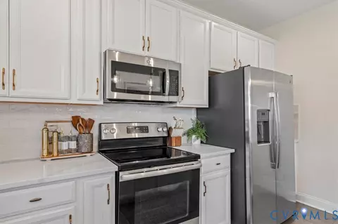 Kitchen - 2006 Barton Ave, Richmond, VA 23222 photo 6 of 6