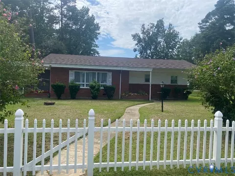 2716 Rollingwood Rd, Petersburg, VA 23805