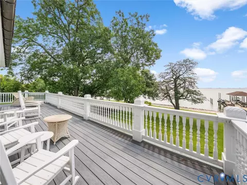 Exterior - 1500 Chesapeake Ave, Hampton, VA 23661 photo 6 of 27