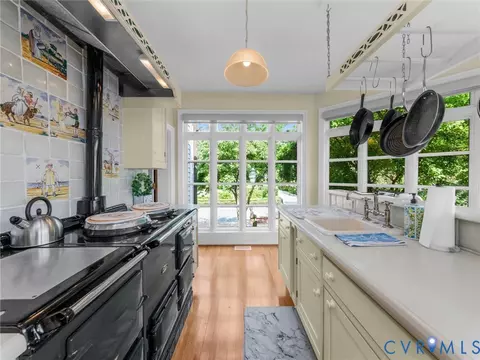 Kitchen - 1500 Chesapeake Ave, Hampton, VA 23661 photo 4 of 6