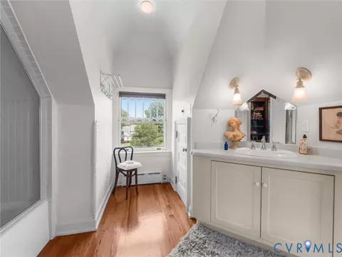 Bath - 1500 Chesapeake Ave, Hampton, VA 23661 photo 5 of 7