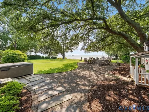 Exterior - 1500 Chesapeake Ave, Hampton, VA 23661 photo 17 of 27