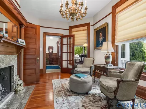 Living - 1500 Chesapeake Ave, Hampton, VA 23661 photo 4 of 5