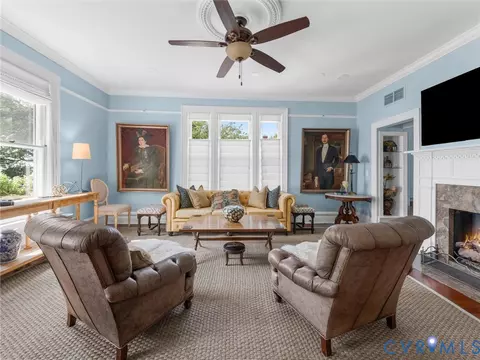 Living - 1500 Chesapeake Ave, Hampton, VA 23661 photo 2 of 5