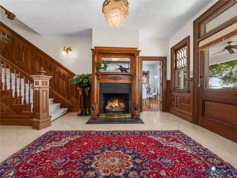 Entry Way - 1500 Chesapeake Ave, Hampton, VA 23661 photo 2 of 12