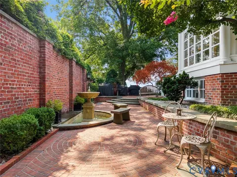 Exterior - 1500 Chesapeake Ave, Hampton, VA 23661 photo 13 of 27