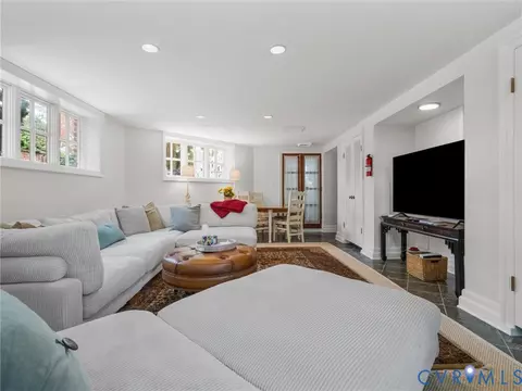 Living - 1500 Chesapeake Ave, Hampton, VA 23661 photo 5 of 5