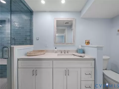 Bath - 1500 Chesapeake Ave, Hampton, VA 23661 photo 7 of 7