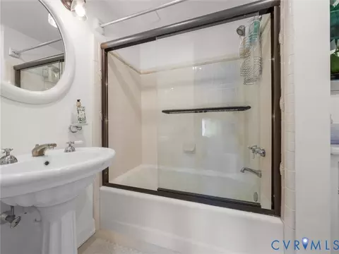 Bath - 1500 Chesapeake Ave, Hampton, VA 23661 photo 1 of 7