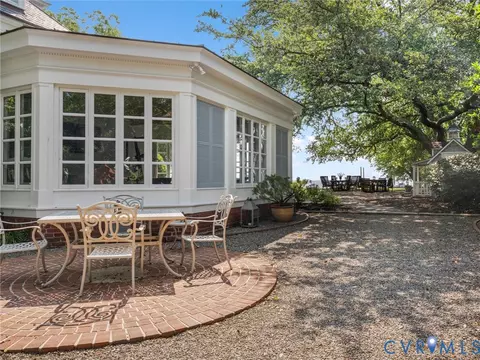 Exterior - 1500 Chesapeake Ave, Hampton, VA 23661 photo 15 of 27