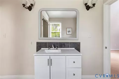 Bath - 5020 Devonshire Rd, Richmond, VA 23225 photo 3 of 3