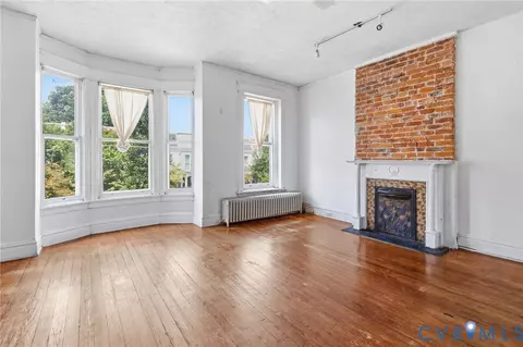 Living - 2409 Hanover Ave, Richmond, VA 23220 photo 3 of 5