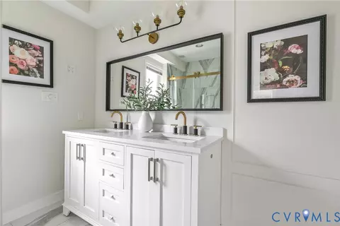 Bath - 3313 Cliff Ave, Richmond, VA 23222 photo 2 of 5