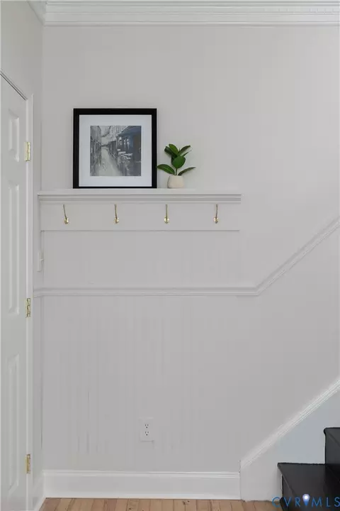 Entry Way - 3313 Cliff Ave, Richmond, VA 23222 photo 3 of 5