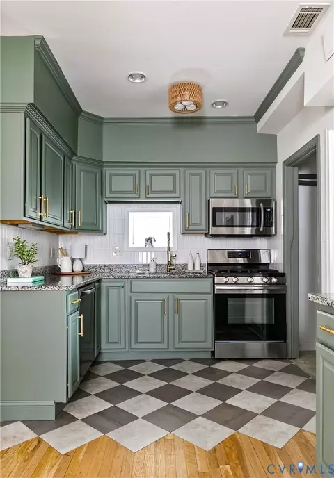 Kitchen - 3313 Cliff Ave, Richmond, VA 23222 photo 3 of 5