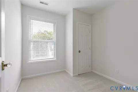 Bedroom - 3313 Cliff Ave, Richmond, VA 23222 photo 2 of 5