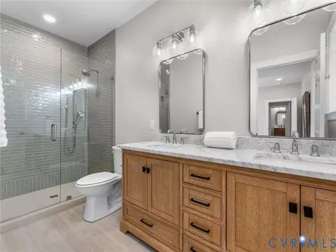 Bath - 906 Maple Ave, Richmond, VA 23226 photo 3 of 7