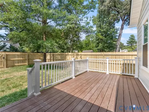 Exterior - 906 Maple Ave, Richmond, VA 23226 photo 4 of 8