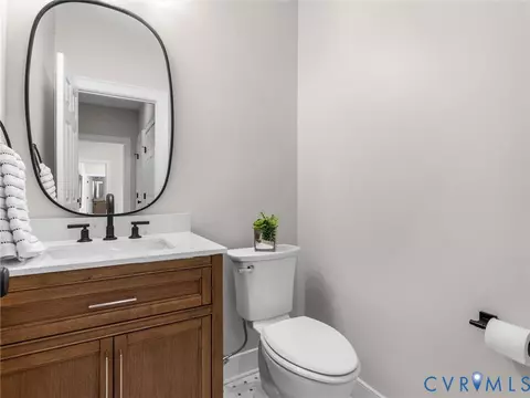 Bath - 906 Maple Ave, Richmond, VA 23226 photo 2 of 7