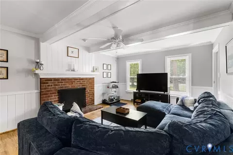 Living - 2911 Barrow Pl, Midlothian, VA 23113 photo 2 of 2