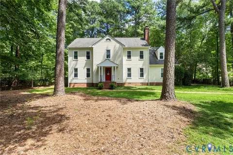 Exterior - 2911 Barrow Pl, Midlothian, VA 23113 photo 2 of 9
