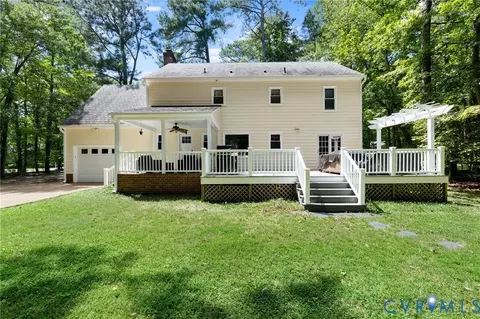 Exterior - 2911 Barrow Pl, Midlothian, VA 23113 photo 7 of 9